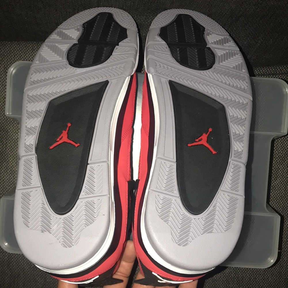 AIR JORDAN 4 RETRO "TORO BRAVO" - Picture 5 of 7